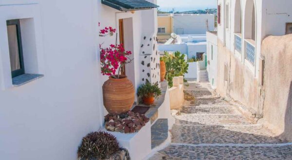 vacation houses in santorini