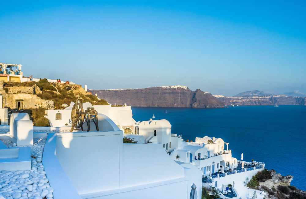 where to stay in santorini